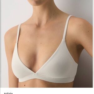 Aritzia Contour Crossover Triangle Bralette Bra 2XS, Matte Pearl NWT #117147